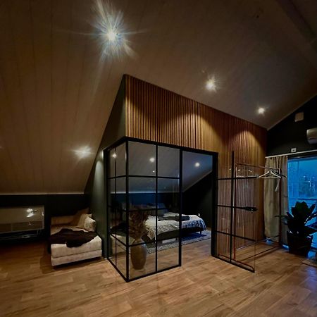 Mysig Laegenhet Med Oeppen Planloesning Pa Haestgard. Villa Ljung Luaran gambar
