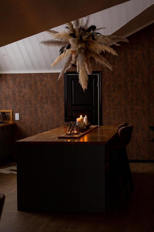 Mysig Laegenhet Med Oeppen Planloesning Pa Haestgard. Villa Ljung Luaran gambar