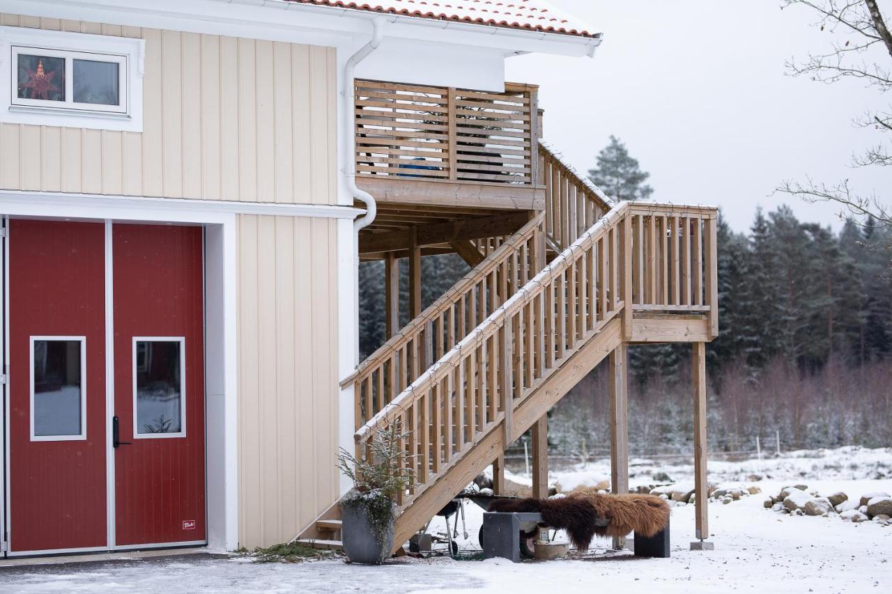Mysig Laegenhet Med Oeppen Planloesning Pa Haestgard. Villa Ljung Luaran gambar