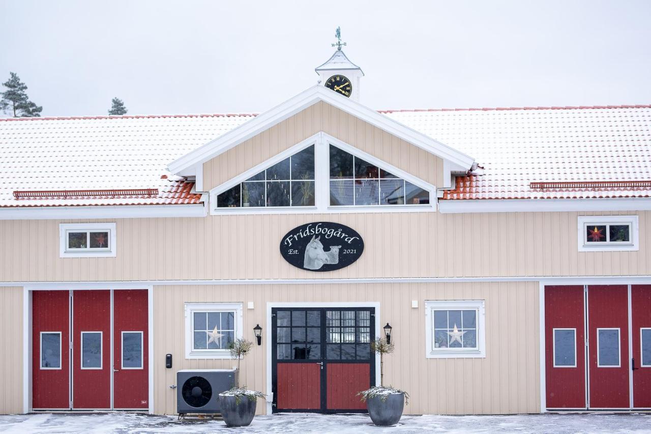 Mysig Laegenhet Med Oeppen Planloesning Pa Haestgard. Villa Ljung Luaran gambar